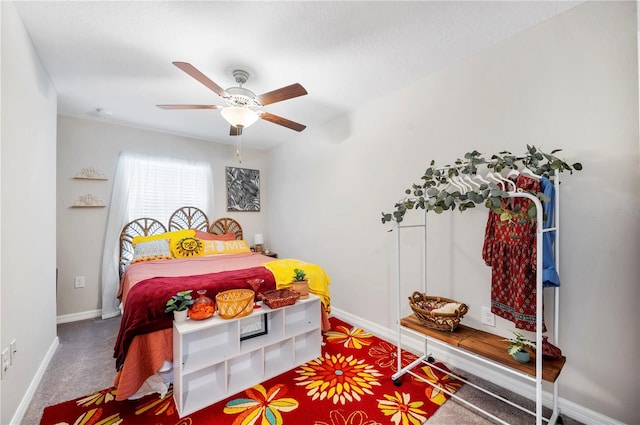 bedroom featuring ceiling fan