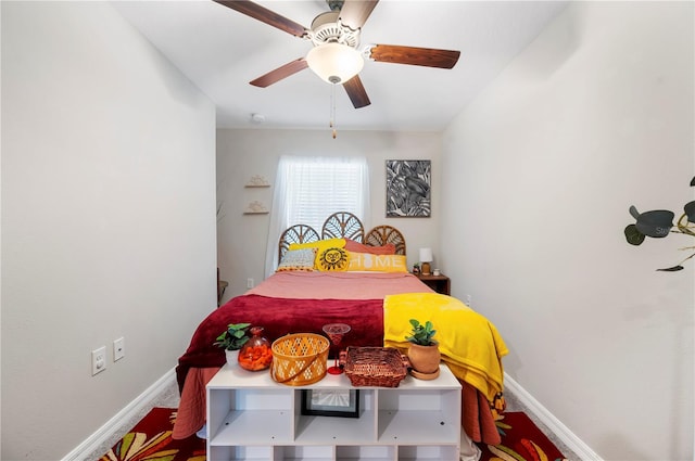 bedroom featuring ceiling fan