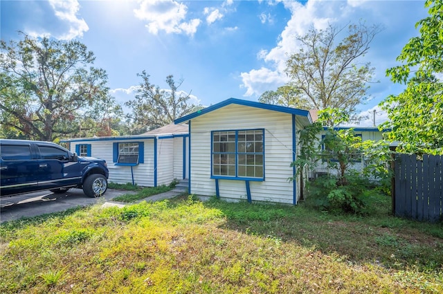 view of front of property