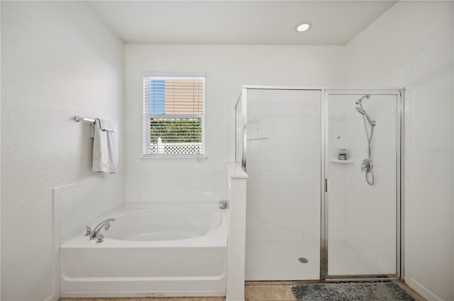 1849 Charleston Ln, Bartow, FL 33830 - full bath featuring a garden tub and a stall shower