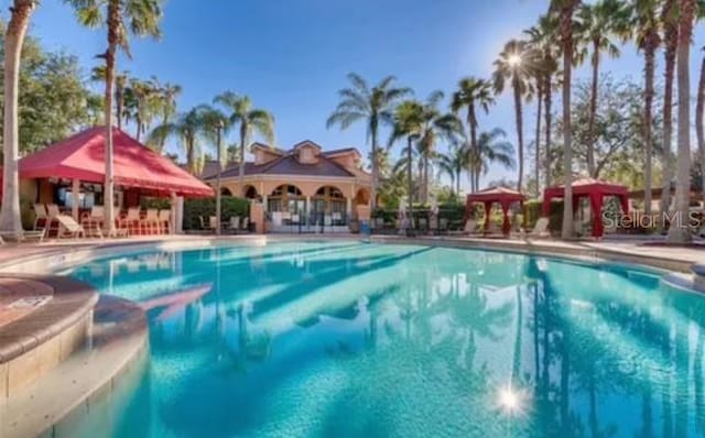 view of swimming pool