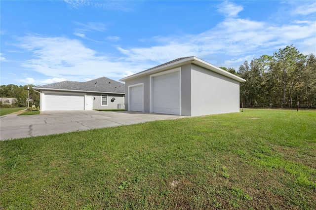 view of front of property with a front lawn