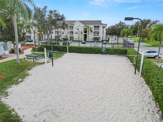 surrounding community with volleyball court