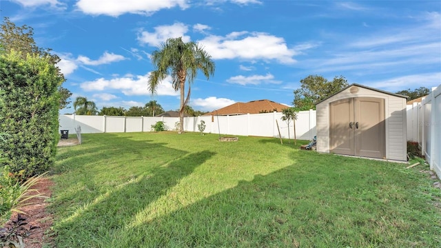 view of yard with a shed