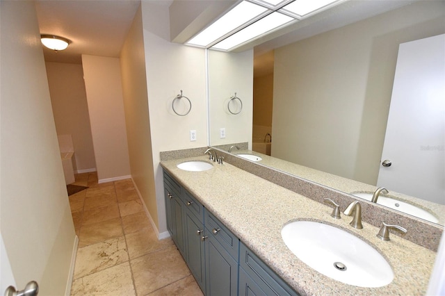 2556 Roslyn Ln, Lakeland, FL 33812 - full bath with a sink and double vanity
