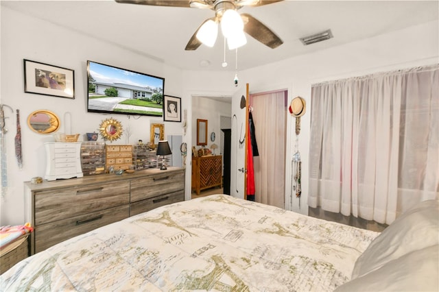 bedroom featuring ceiling fan