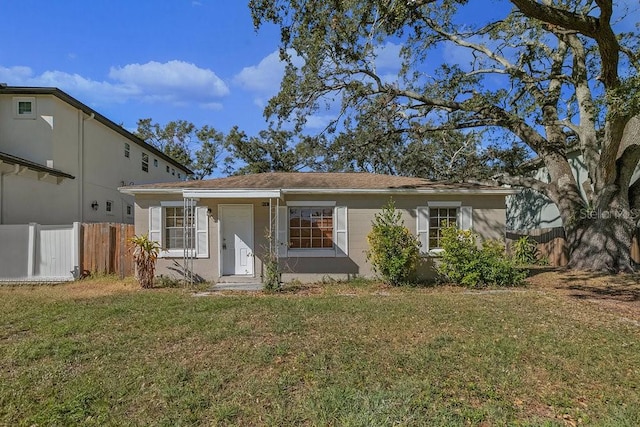 view of front of house with a front yard