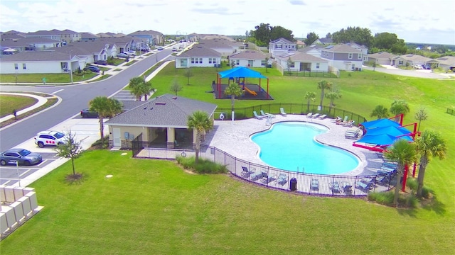 view of swimming pool