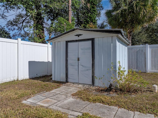 view of outbuilding