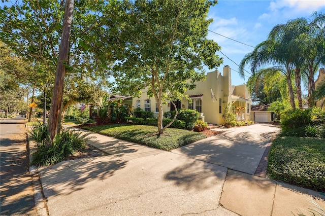 view of front of property