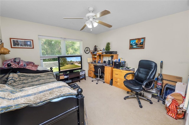 bedroom with carpet flooring and ceiling fan