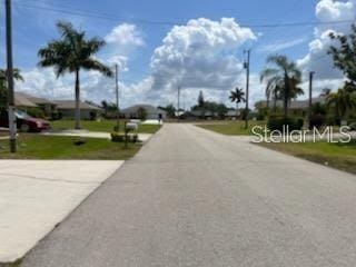 Listing photo 2 for 214 SW 43rd Ln, Cape Coral FL 33914