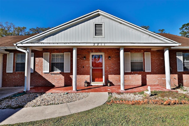 view of front of home with covered porch