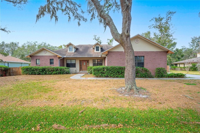 view of front of property with a front yard