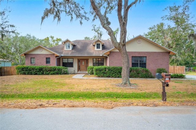 view of front of property with a front yard