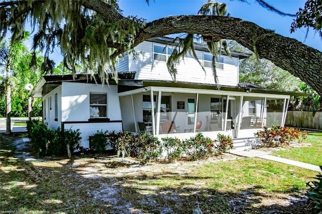 view of front of house featuring covered porch