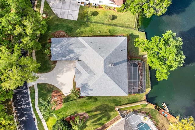 bird's eye view with a water view