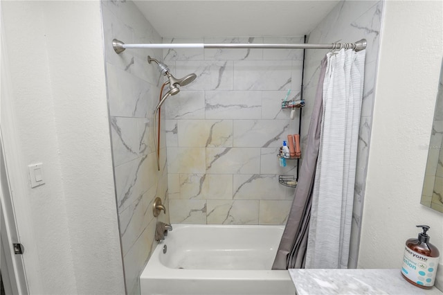 210 Wilder Rd, Lakeland, FL 33809 - bathroom with shower / bath combo with shower curtain