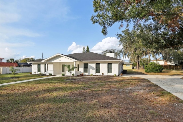 view of front of house with a front lawn