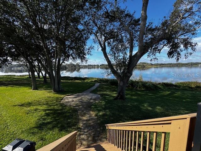 view of yard featuring a water view