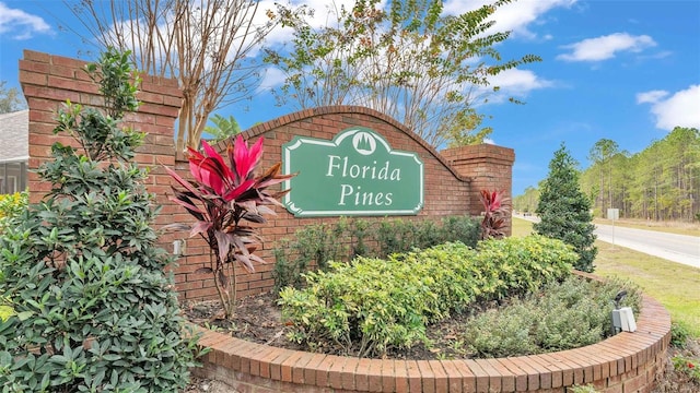 view of community / neighborhood sign