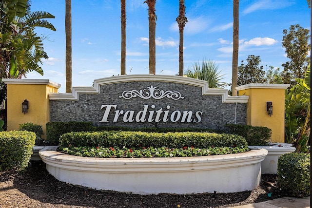 view of community / neighborhood sign