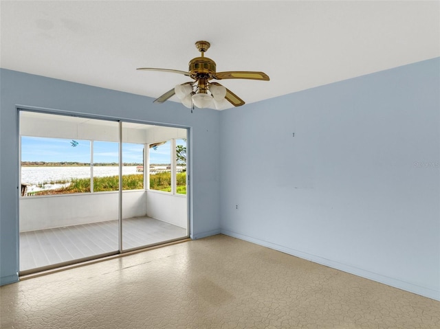 empty room featuring ceiling fan