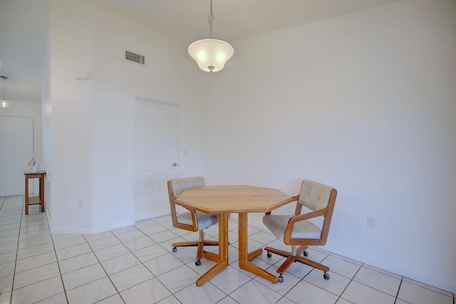 dining room featuring light tile patterned floors