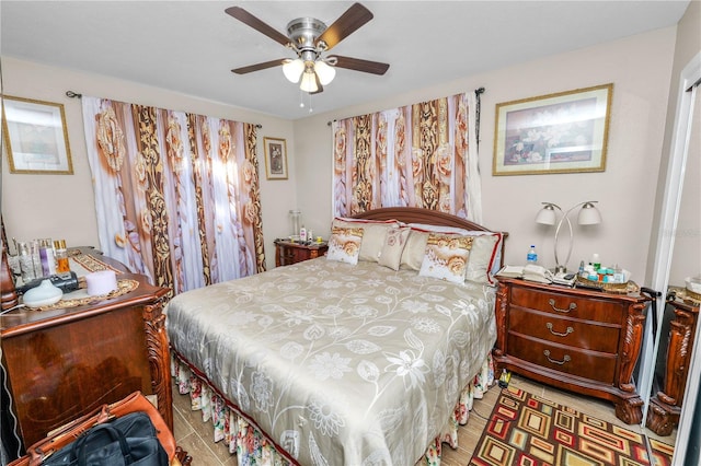 bedroom with ceiling fan