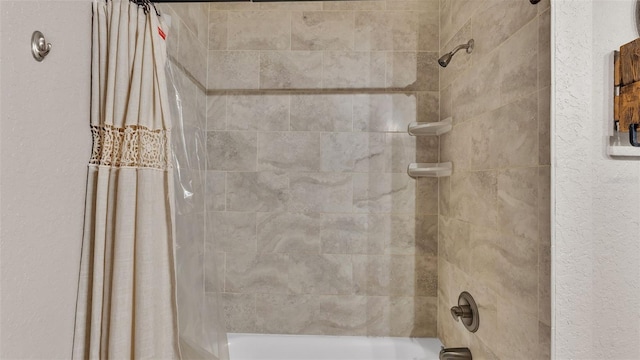 bathroom featuring shower / bath combo