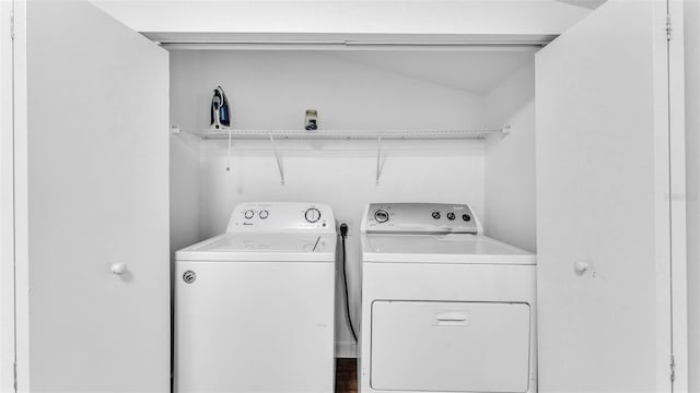 laundry area featuring washer and clothes dryer