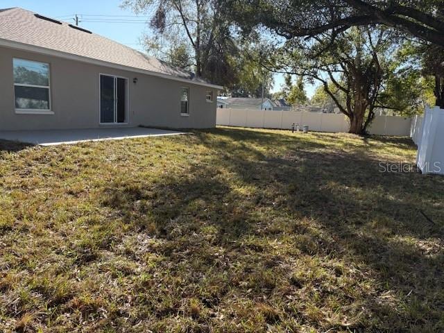 view of yard with a patio