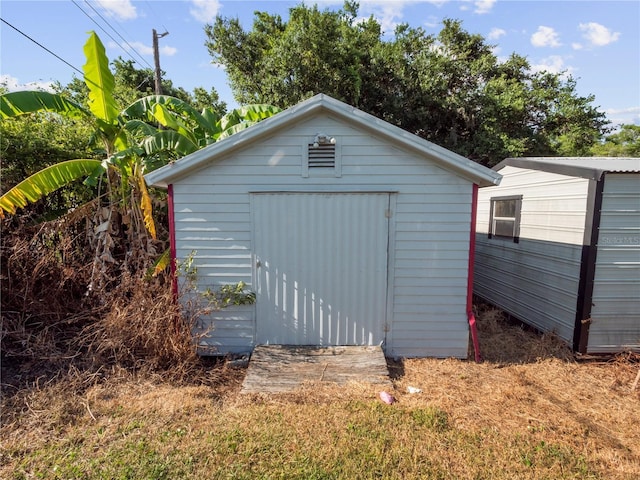 view of outbuilding