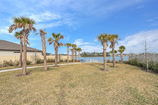 view of yard featuring a water view