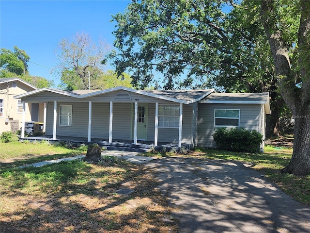 view of front of house featuring a porch