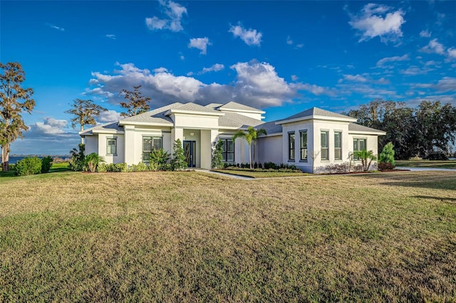 view of front of house with a front yard