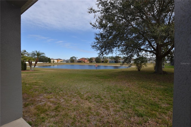 view of yard featuring a water view