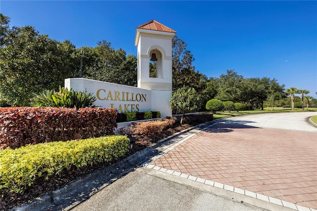 view of community / neighborhood sign