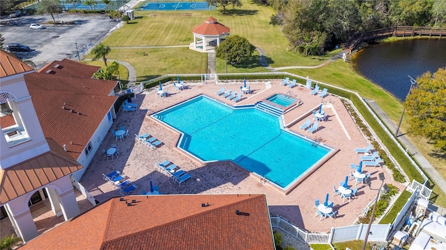 bird's eye view featuring a water view