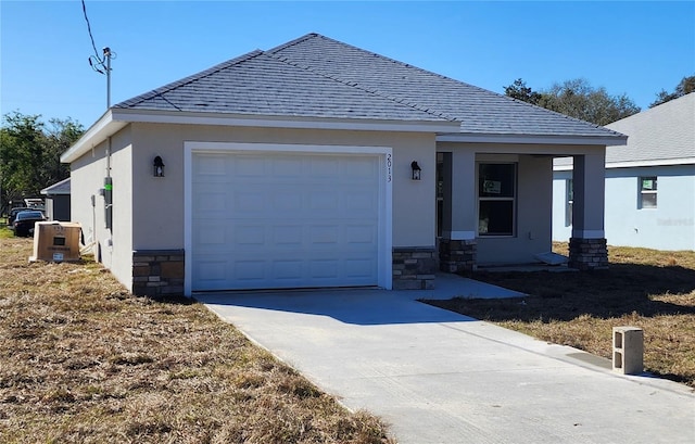 view of front facade featuring a garage