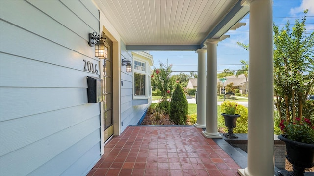 2016 Seminole Trl, Lakeland, FL 33803 - view of covered porch
