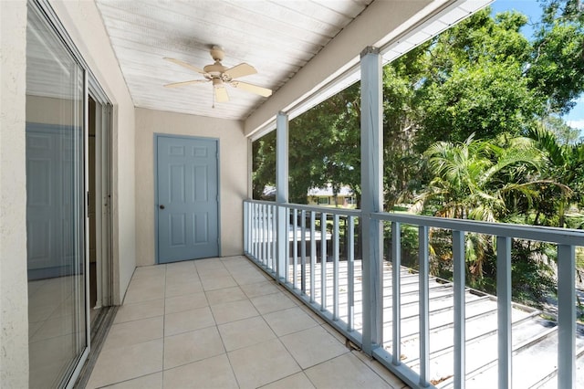 balcony featuring ceiling fan