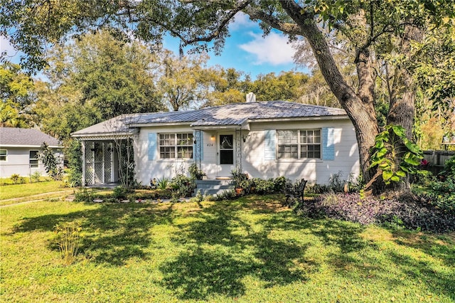 424 S Elm Rd, Lakeland, FL 33801 - single story home featuring a carport and a front yard