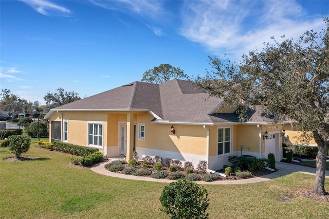 view of front of house featuring a front yard