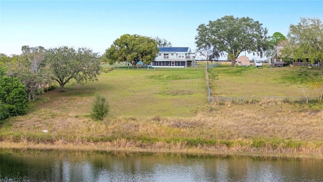 view of yard featuring a water view