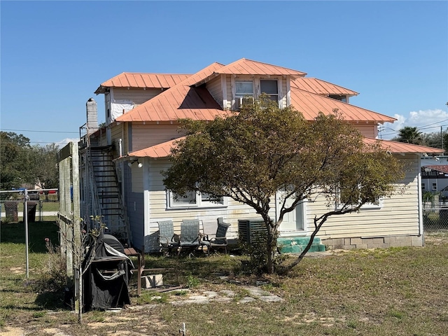 view of home's exterior