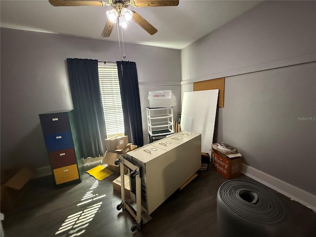 bedroom featuring ceiling fan