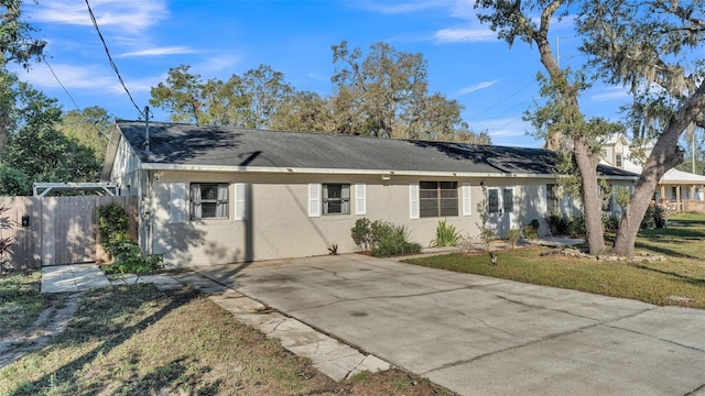 view of front of house with a front yard