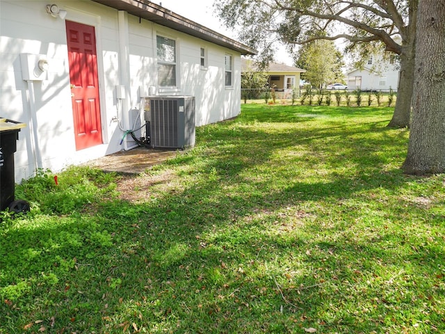 2111 Groveglen Ln S, Lakeland, FL 33813 - view of yard with central air condition unit and fence