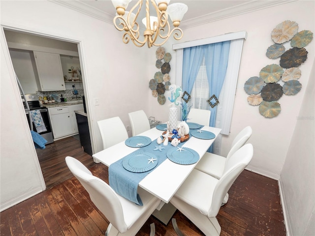 dining area featuring a chandelier, ornamental molding, dark wood-type flooring, and baseboards